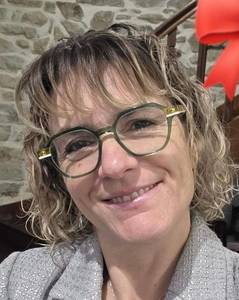 Femme célibataire 43 ans à Evry