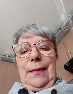 Femme célibataire 67 ans à Annemasse