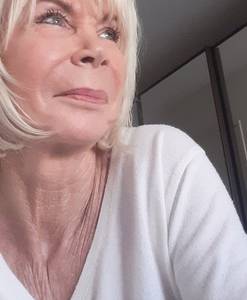 Femme célibataire 62 ans à Nice