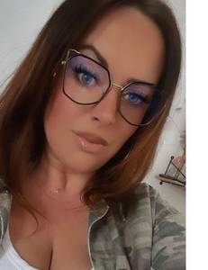 Femme célibataire 33 ans à Angers