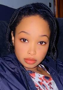 Femme célibataire 24 ans à Evry