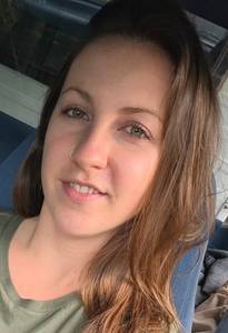 Femme célibataire 33 ans à Nimes