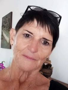 Femme célibataire 66 ans à Nimes