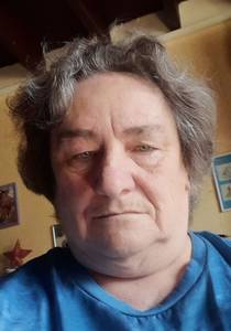 Femme célibataire 68 ans à Saint-Brieuc