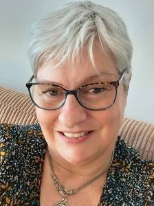 Femme célibataire 57 ans à Rennes