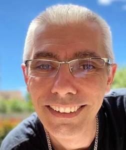 Photo du profil Roberto, 49 ans à Le Pont des Deux Eaux