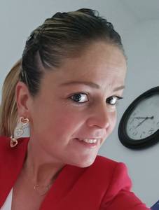 Femme célibataire 34 ans à Amiens