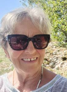 Femme célibataire 69 ans à Arras