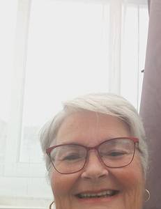 Femme célibataire 63 ans à Lille