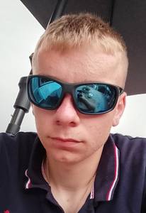 Tu veux prendre contact? célibataire 18 ans