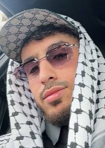 célibataire de 22 ans