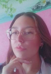 Femme célibataire 20 ans à Reims