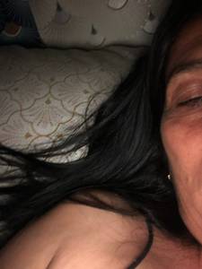 Je suis une femme en couple avec un homme. Je cherche donc une femme pour s?amuser est-ce éclater avec moi ? les filles envoyez-moi un petit message. Je suis dispos quand vous voulez. Bisous