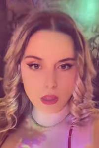 Petite coquine  de 20ans 
