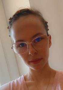 Femme célibataire 22 ans à Nyon