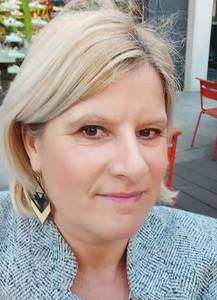 Femme célibataire 54 ans à Saint-Etienne