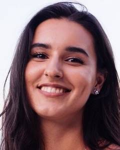 Petite coquine  coquine à plan-cul-baillot
