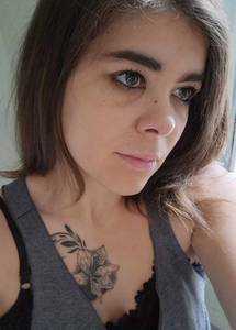 Femme célibataire 33 ans à Angers
