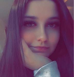 Femme coquine   à plan-cul-gennes