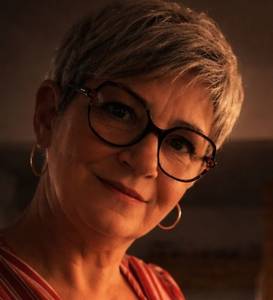 Femme célibataire 68 ans à Amiens