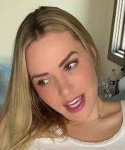 Femme célibataire 22 ans à Le-Mans