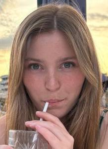 Femme célibataire 27 ans à Monaco