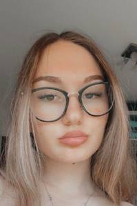 Femme célibataire 22 ans à Versailles