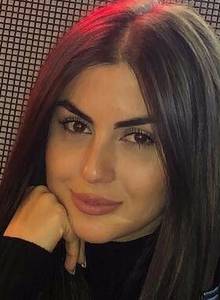 Femme célibataire 28 ans à Versailles