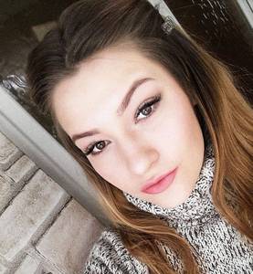 Petite coquine  super chaude à plan-cul-jalognes