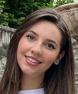 Femme coquine brune coquine 