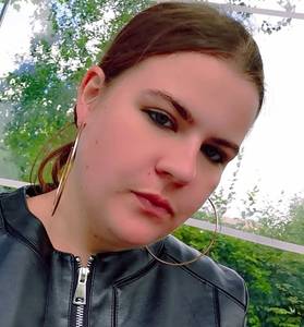 Femme coquine châtain  à seine-maritime