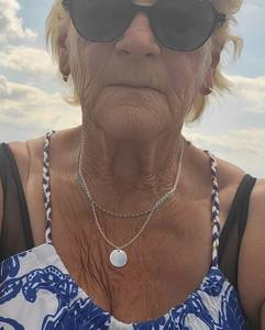 Femme célibataire 69 ans à Saint-Brieuc