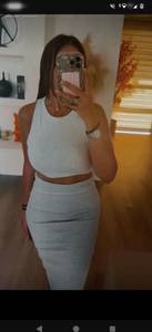 Hello je me prsente en quelques lignes je suis une femme trs souriante qui aime croquer la vie  pleine dent j'adore cuisiner c'est ma passion mais ce que j'aime par dessus tout c'est le sexe et je souhaiterais rencontrer quelqu'un dans le mme dlire sans prise de tte et dans le respect du dsir le l'autre. Mon fantasme serait t 2 hommes o dans les bois avec un homme trs excitant.  trs vite j'espre.