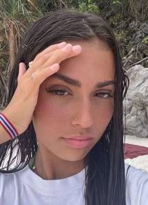 Femme célibataire 26 ans à Paris