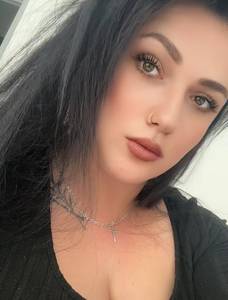 Femme célibataire 28 ans à La Chaux-de-Fonds