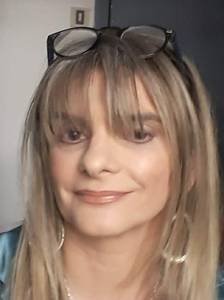 Femme célibataire 58 ans à Yverdon