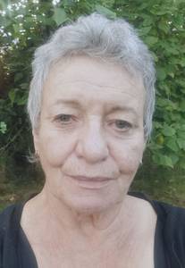 Femme célibataire 66 ans à Troyes