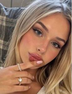 Bertine_bl, femme coquine de 23 ans - Calvados