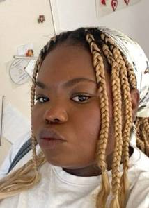 Femme célibataire 20 ans à Paris