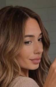 Gros c�lineuse, petite gueulante quand on me vole mes frites. Cherche quelqu?un qui assume les deux versions.