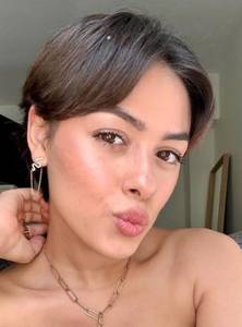 Plan cul rapide avec femme cheveux noir  