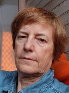 Femme célibataire 65 ans à Poitiers