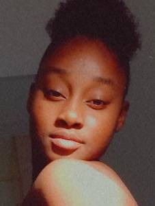 Elmah, femme coquine de 19 ans - Les Abymes