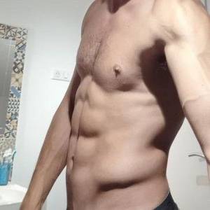 Couple cherche fille pour s’amuser 😏…