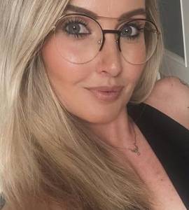 Femme célibataire 32 ans à Arras
