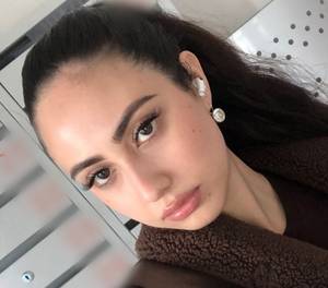 Plan cul rapide avec femme cheveux noir de 21ans 