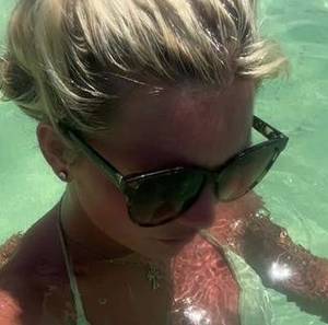 Femme célibataire 32 ans à Reims