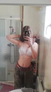 Petite coquine   de plan-cul-sigalens