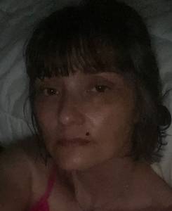 Petite coquine brune de 46ans 