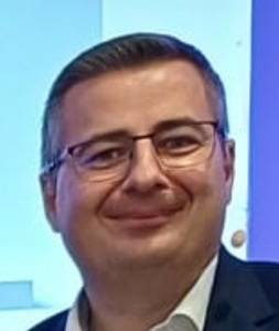https://x.mediascdn.net/face/sm/5192bc5e8754fe61f36a97ac397b87edb962021b4233c2299895250b99a2ede0.jpeg